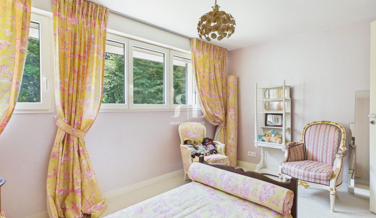 cam04348g0-pr0139-still009-30228-0.jpg