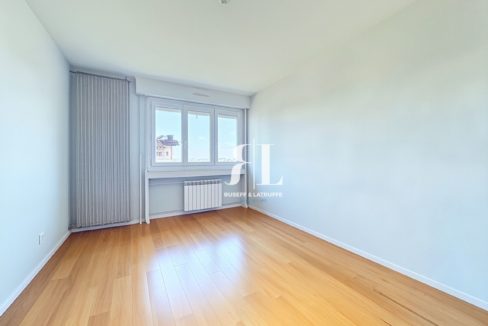 combes_00010-39200-0.jpg